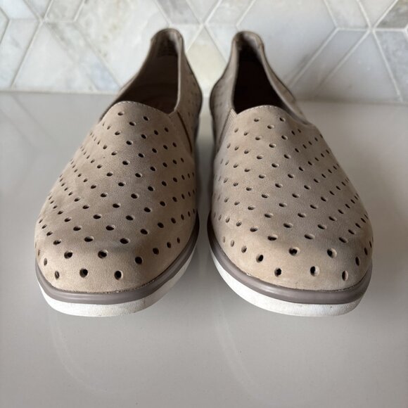 Munro Size 7.5M Gray Taupe Suede Perforated Leather Holes Ridley Skipper Nubuck - Picture 4 of 10